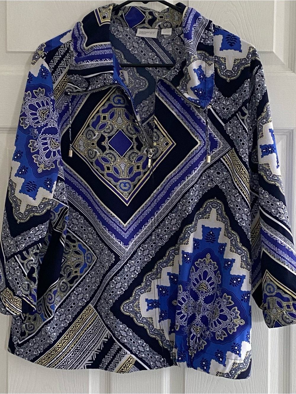 Chico's Zenergy Blue Paisley Print Pullover Top sz2 great condition